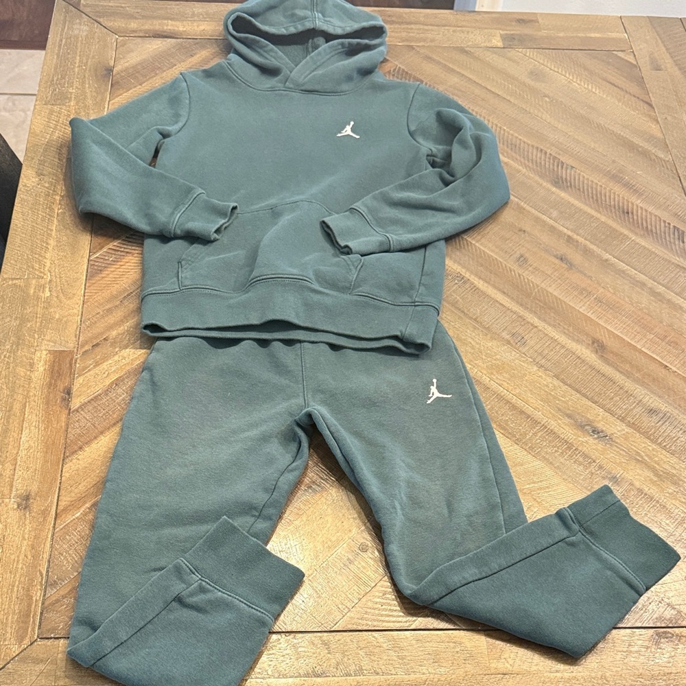 Kids Jordan Hoodie and Pant Set